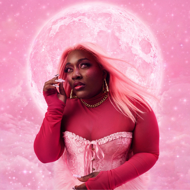 Täbï Yösha lance Pink Moon