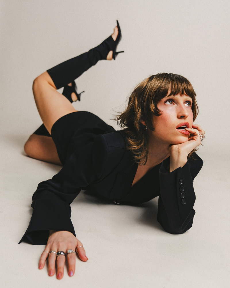 claudia- diary deluxe pensive